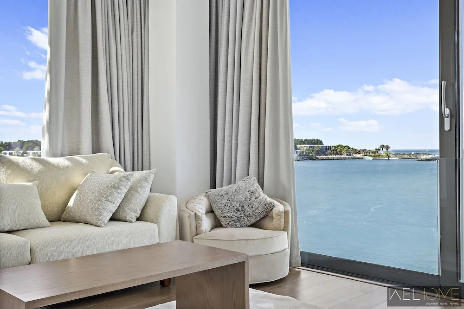 WelHome - Extraordinary Giant Water Villa on Nurai Island