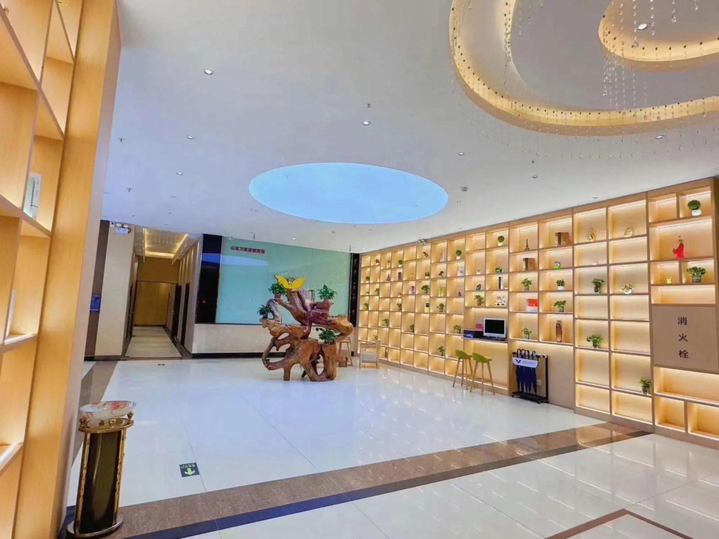 Wanjia Business Hotel (Zaozhuang Maoyuan)