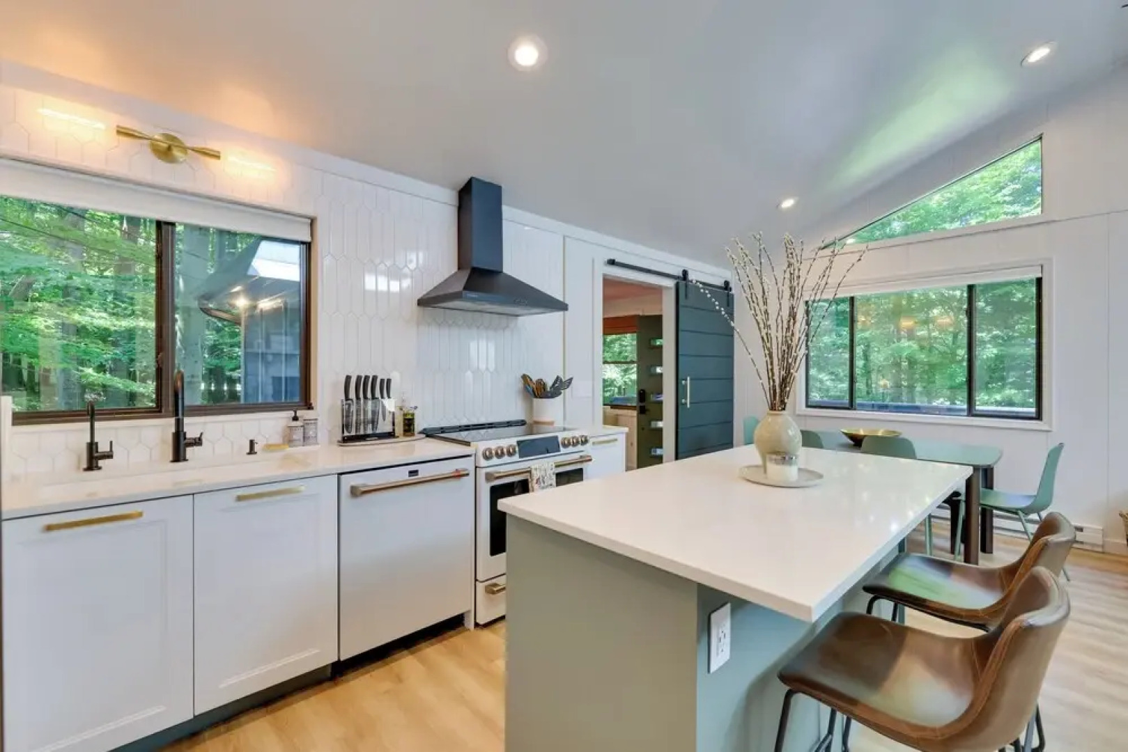 'sweetfern' Gouldsboro Cabin: Deck + Lake Access