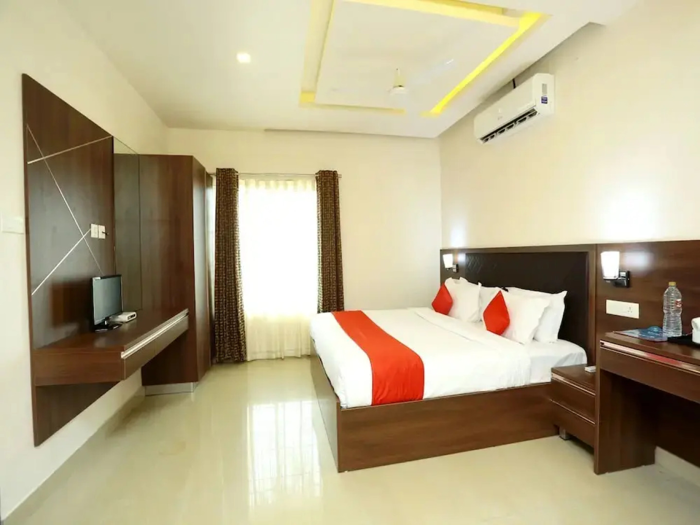 Hotel Padippurayil By OYO Rooms