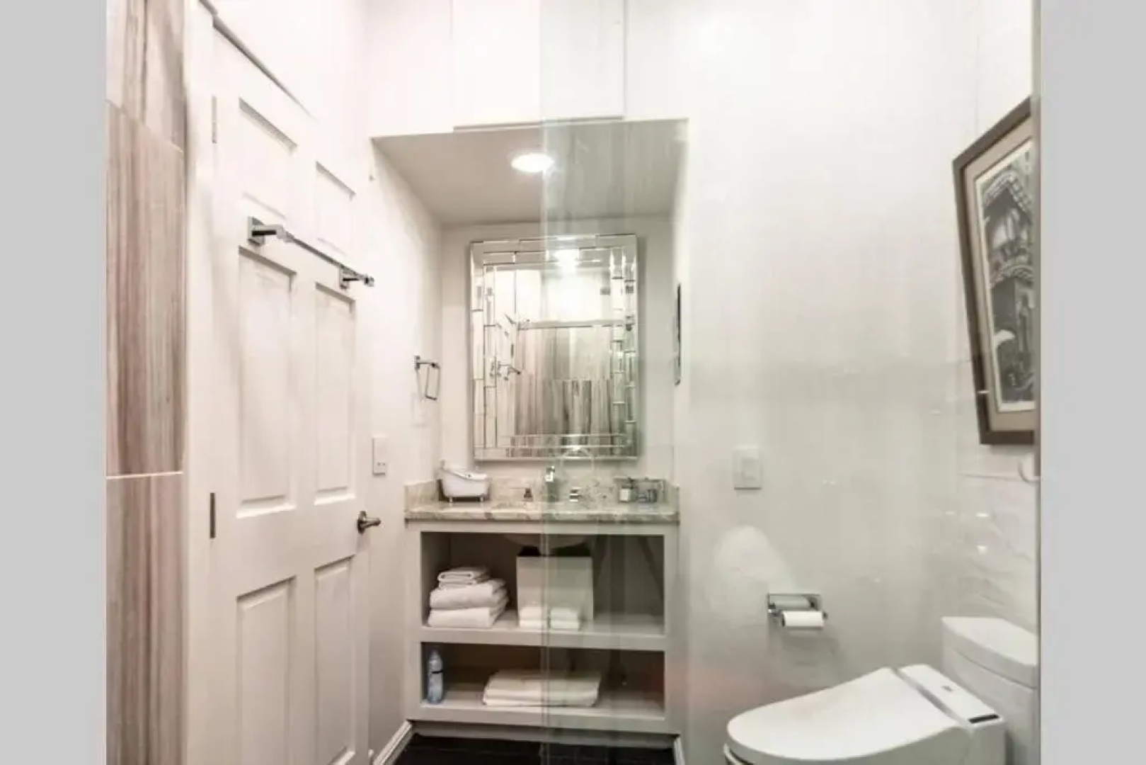 Private Luxury Suite with Hot Tub Downtown Eureka Springs
