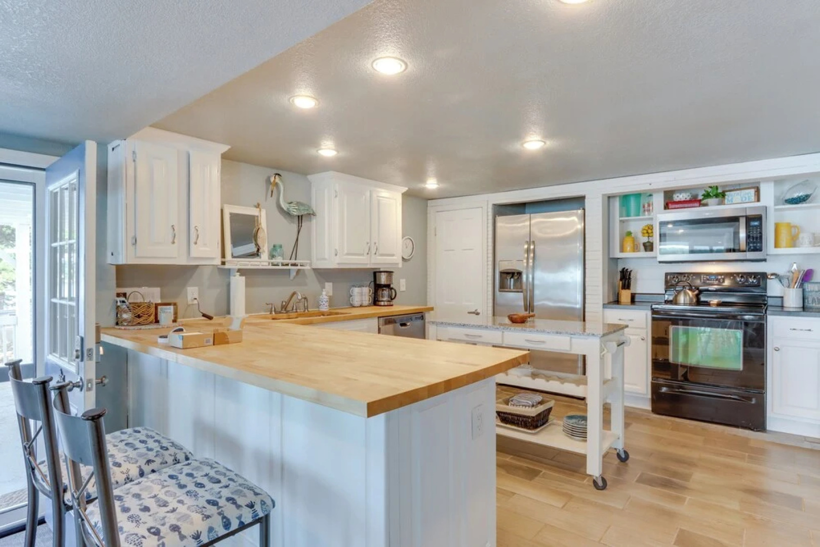 'cliff View Haven' Rocky Mount Gem w/ Deck!