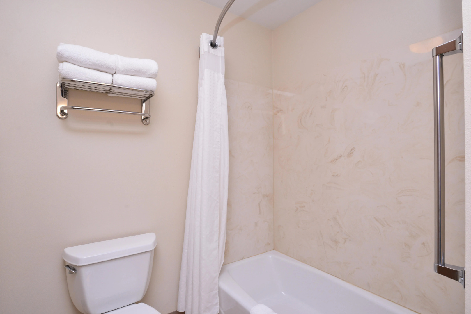 Holiday Inn Express & Suites Sioux Falls At Empire Mall by IHG