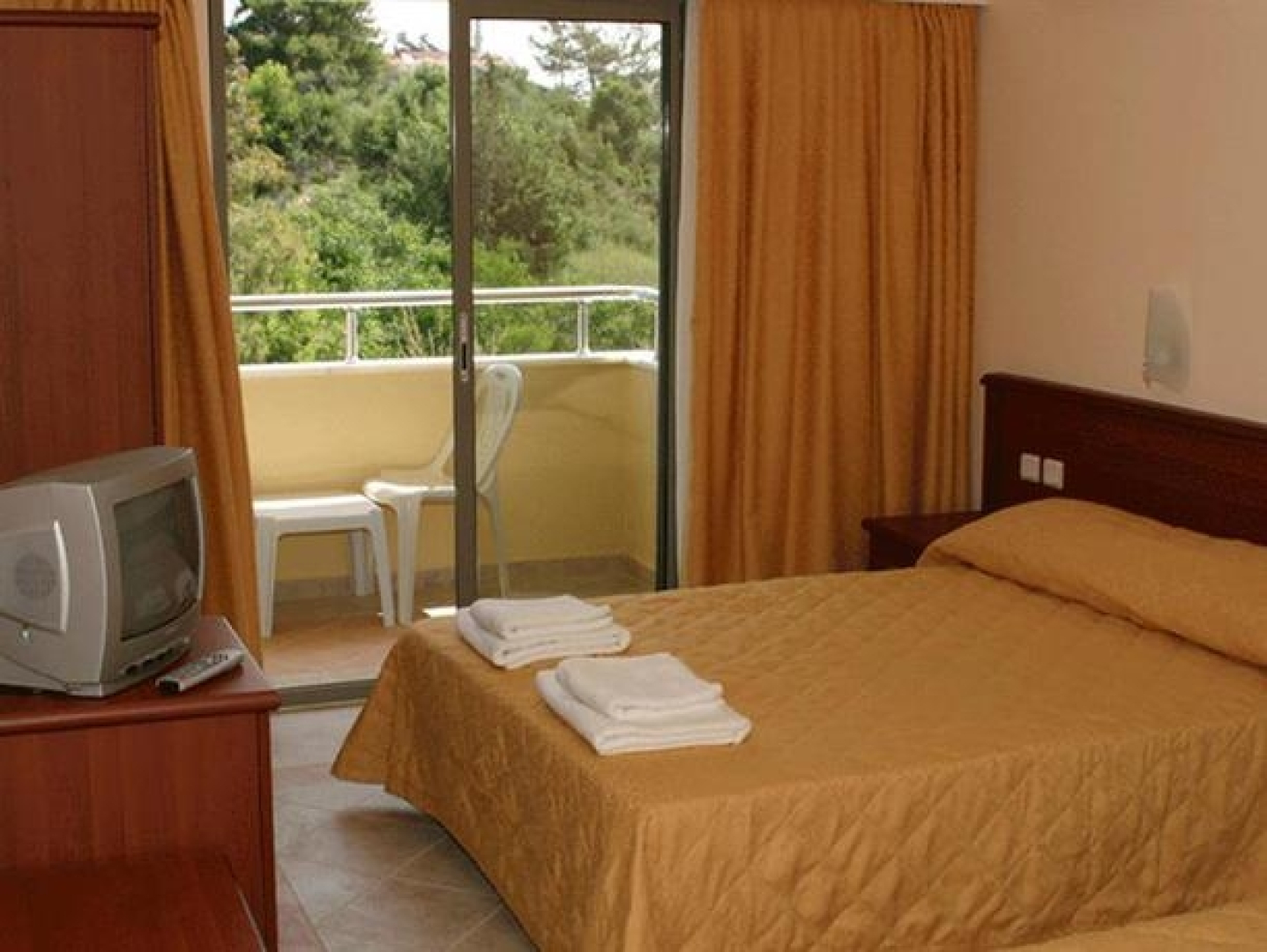 Side Zeugma Adult Only +16 Age