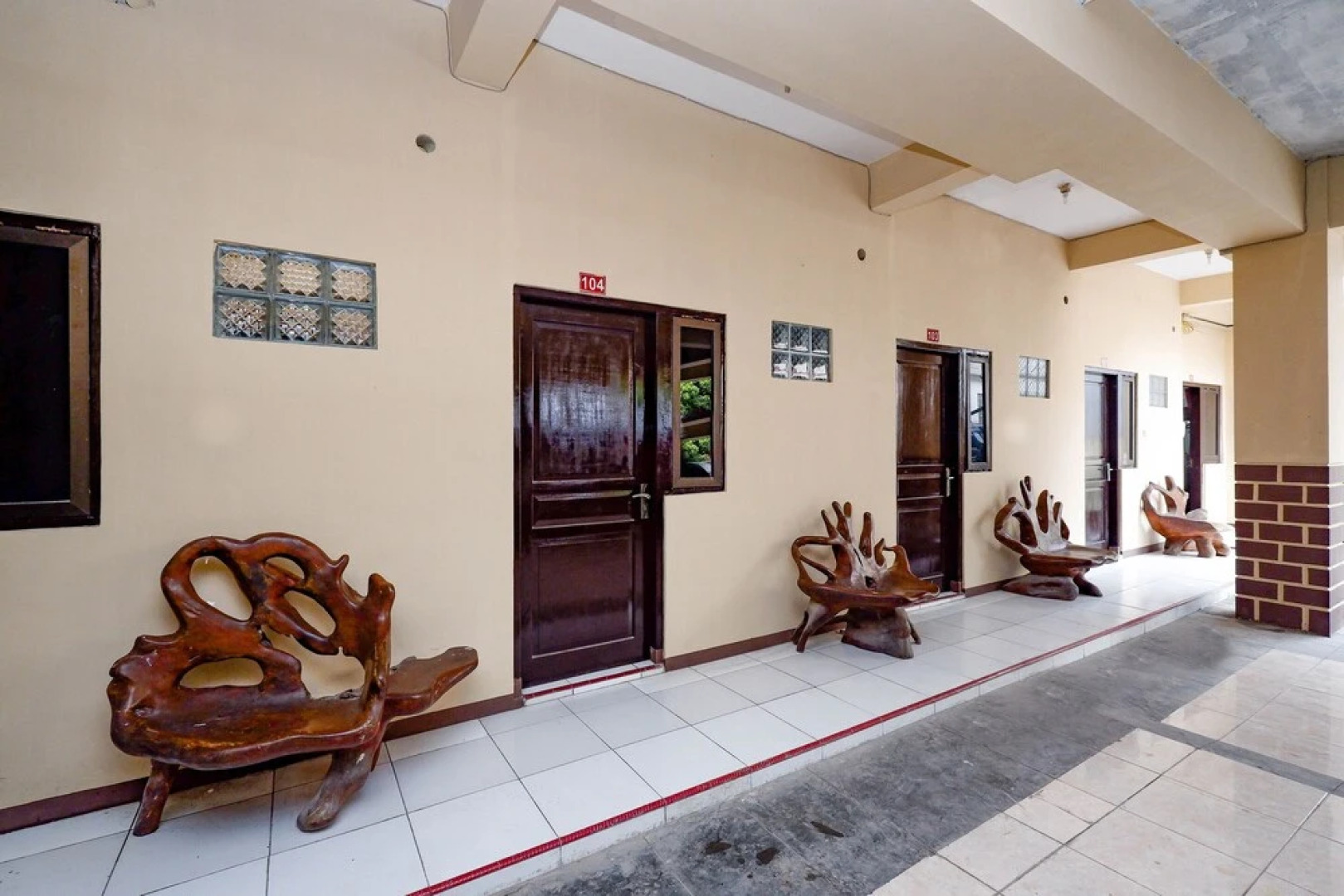 Hotel H&W Solo by OYO Rooms