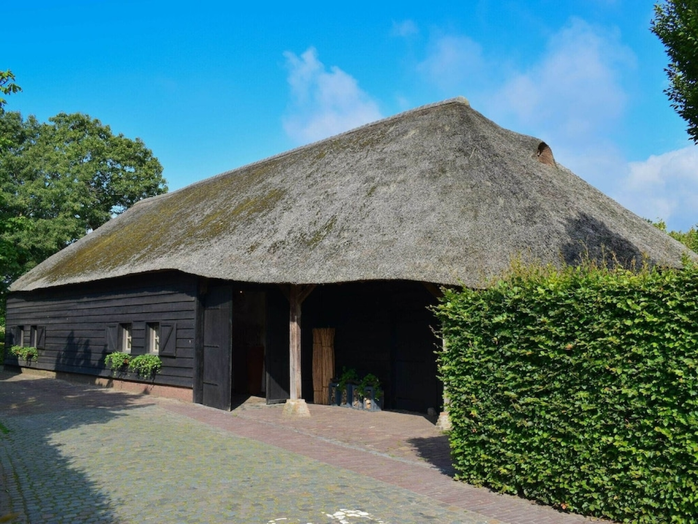 Posh Holiday Home in Alphen with Hot Tub