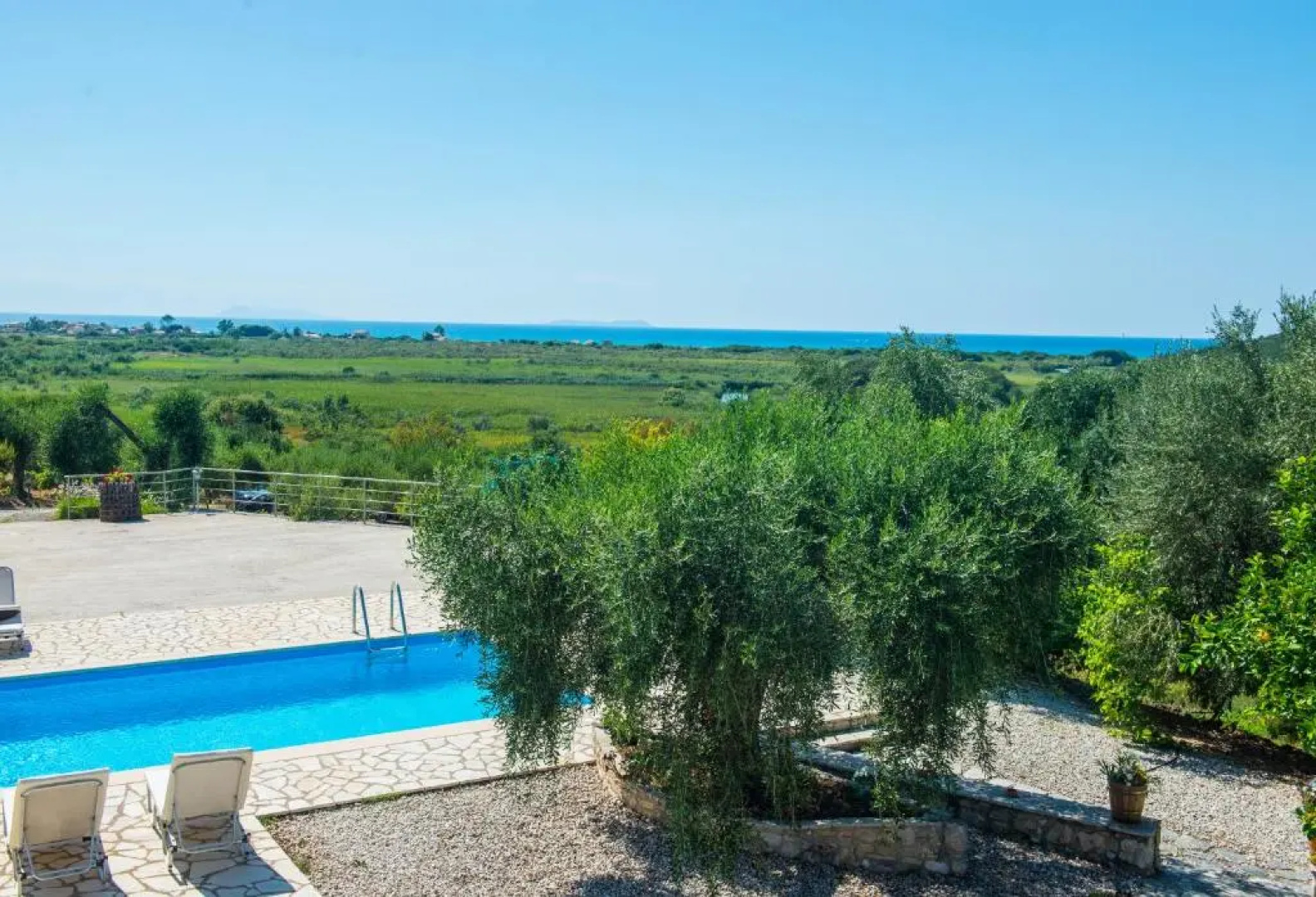 Villa Siorra by MediterraneanVillas