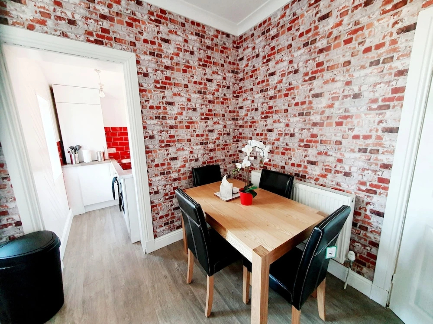 Klass Living - Station Apartment