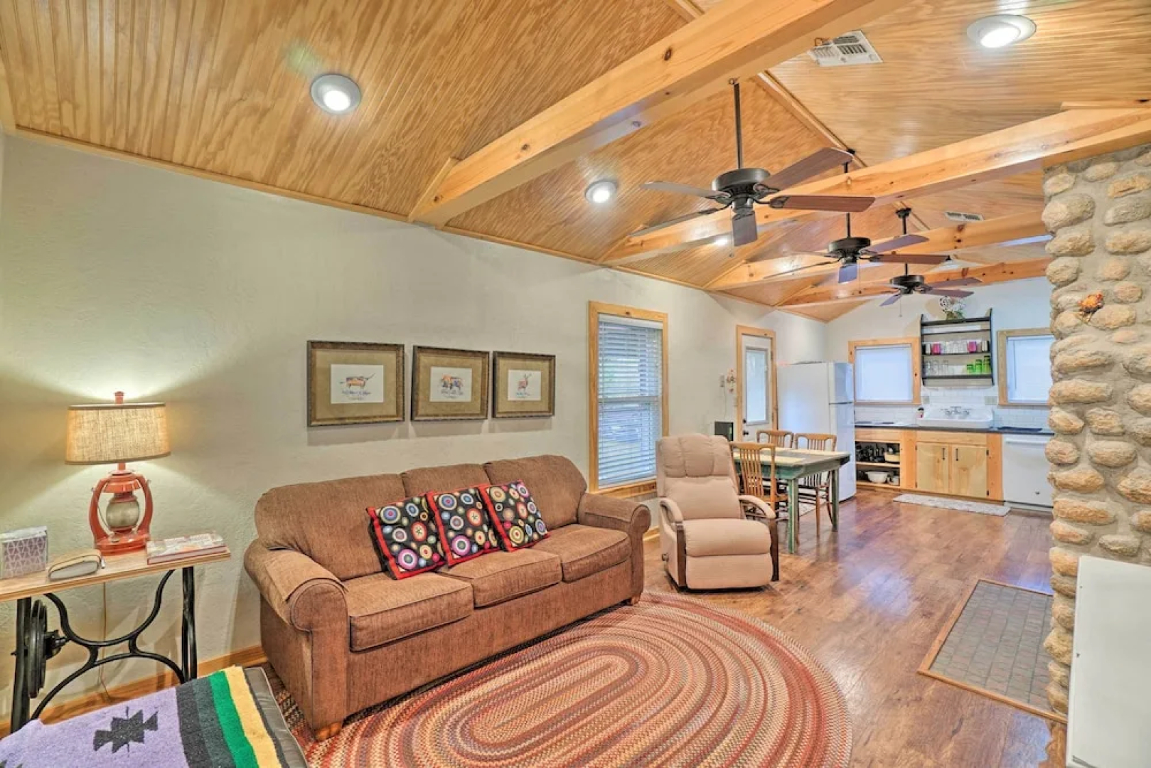 Charming Hilltop Cottage in Medicine Park!