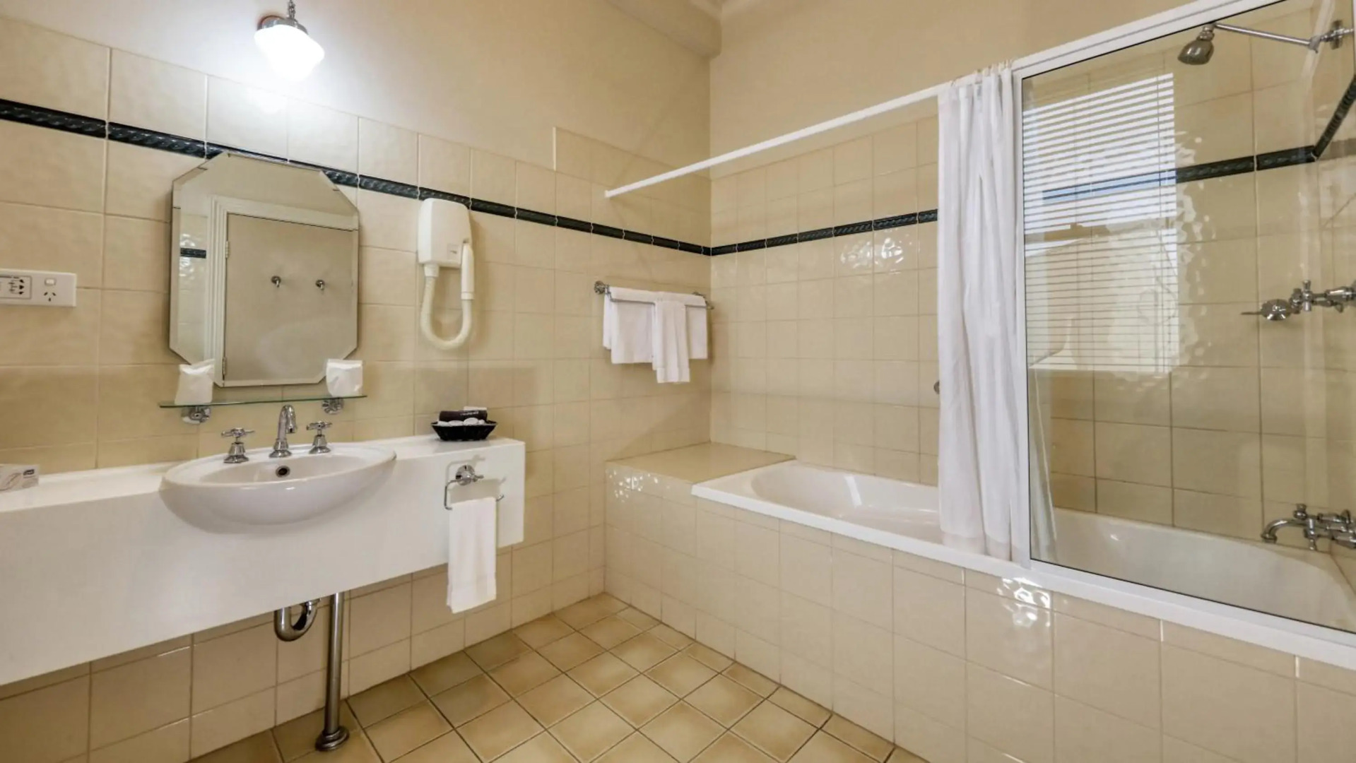 Royal Exchange Hotel