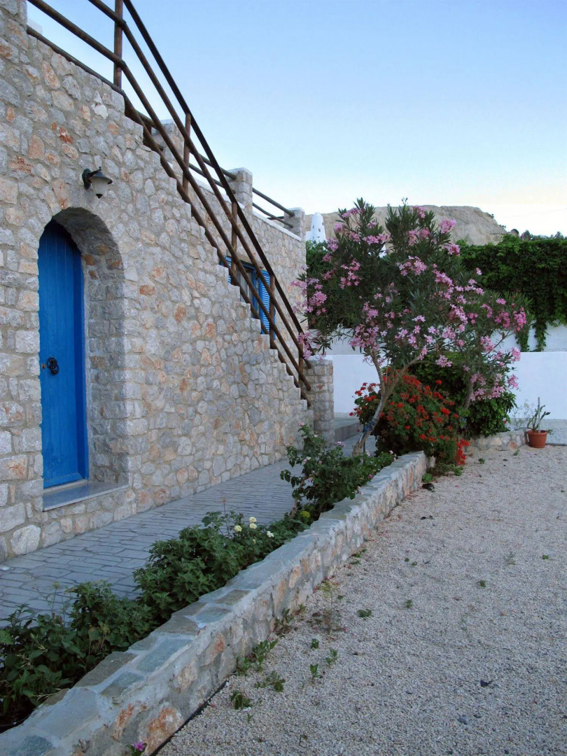 Agnanti Beach Apartments