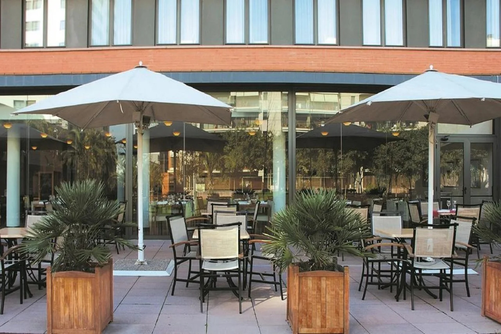 Отель Сatalonia Barcelona Beach