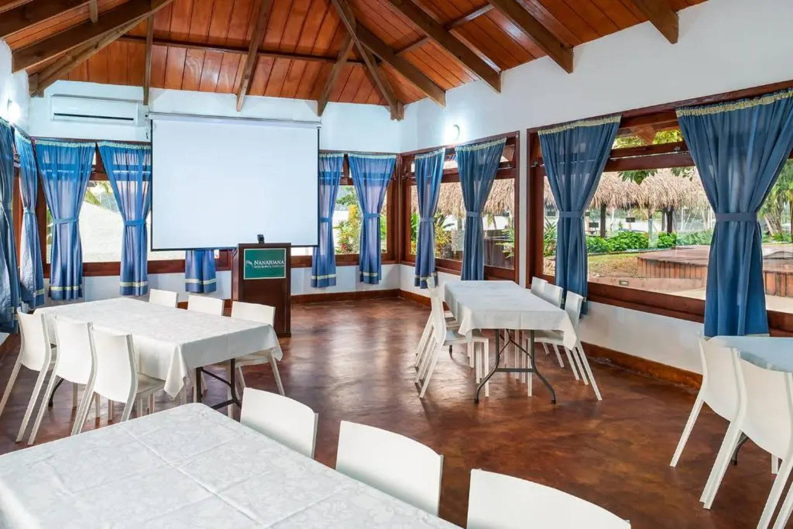 Nana Juana Hotel & Marina