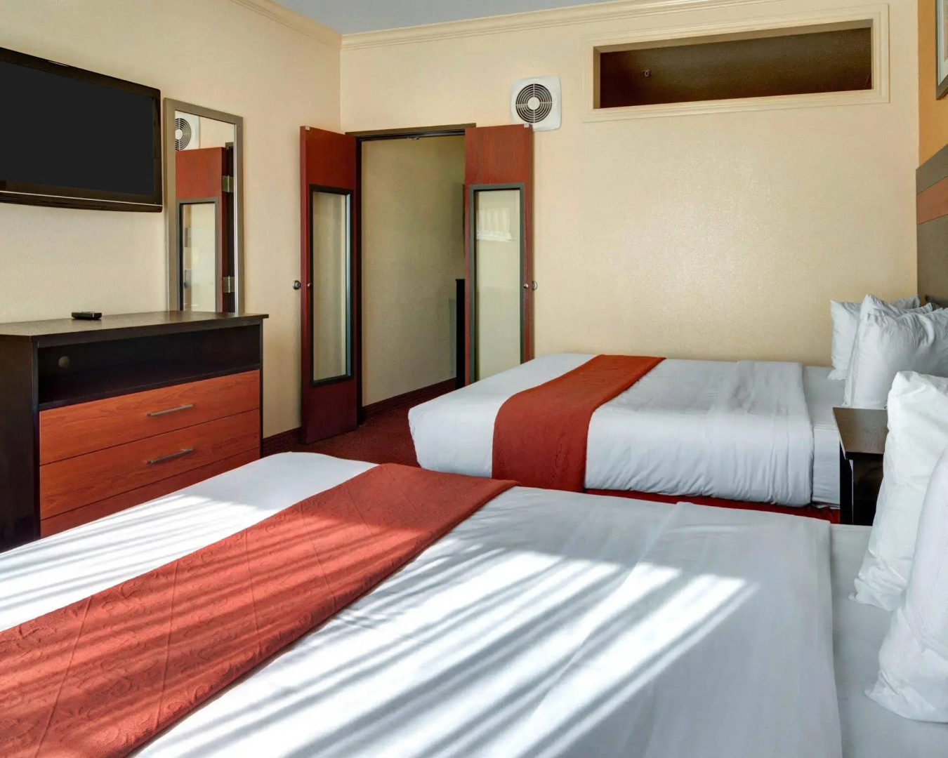 Quality Suites Houston IAH Airport - Beltway 8