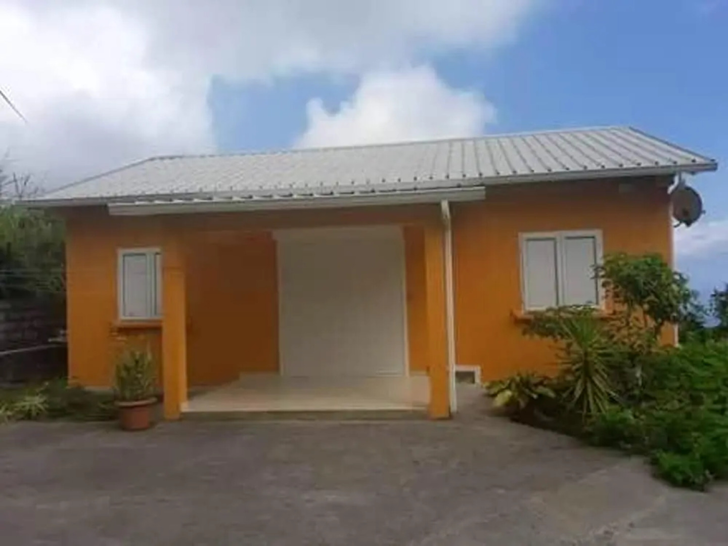 House With 3 Bedrooms in La Chaloupe St Leu, With Enclosed Garden and