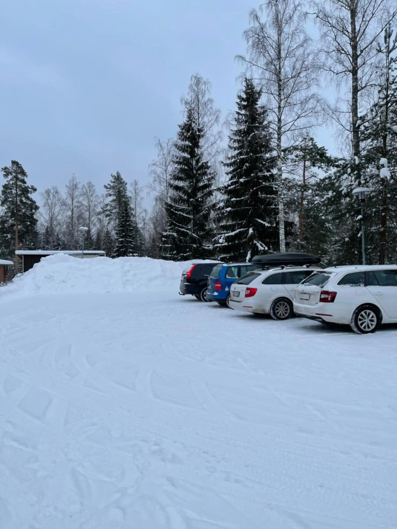 Дом у спа-центра и озера