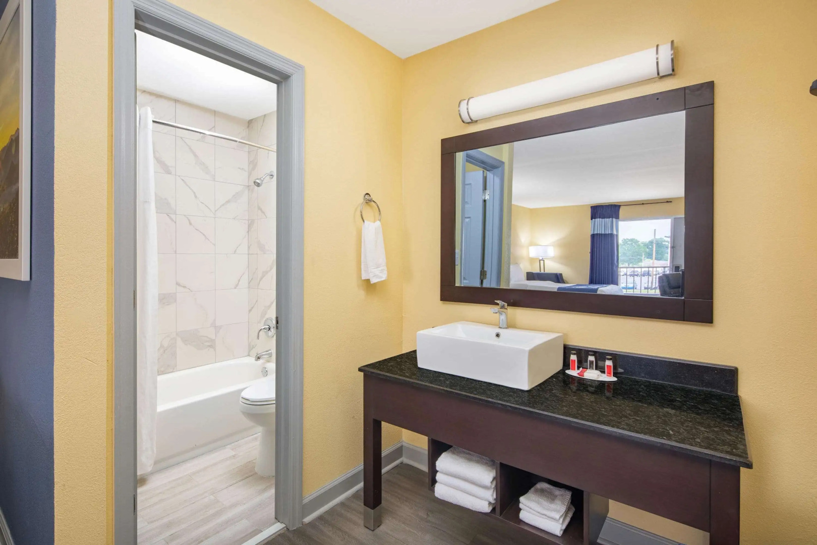 Days Inn by Wyndham Muscle Shoals Florence