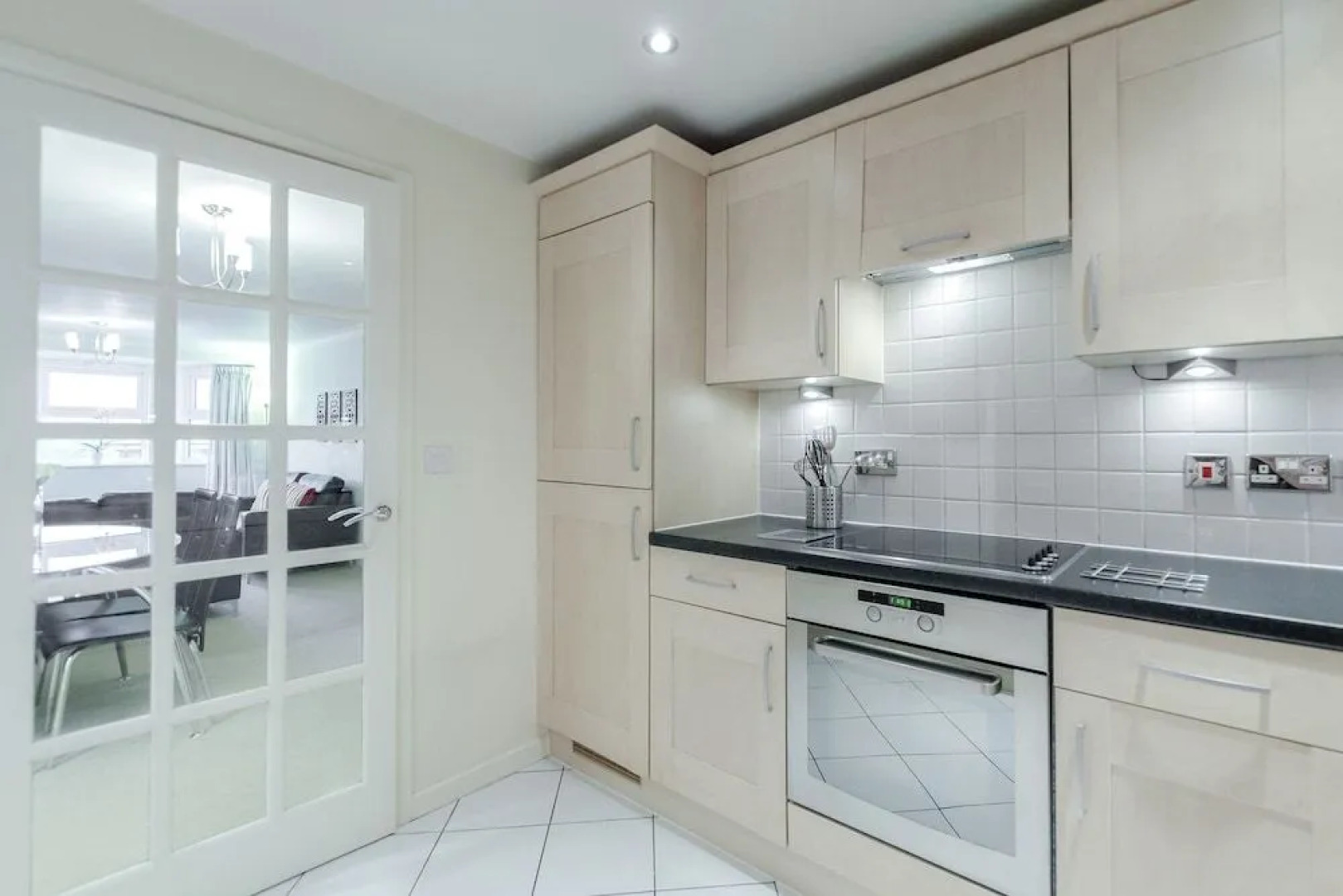 Roomspace Apartments-Courtyard Guildford