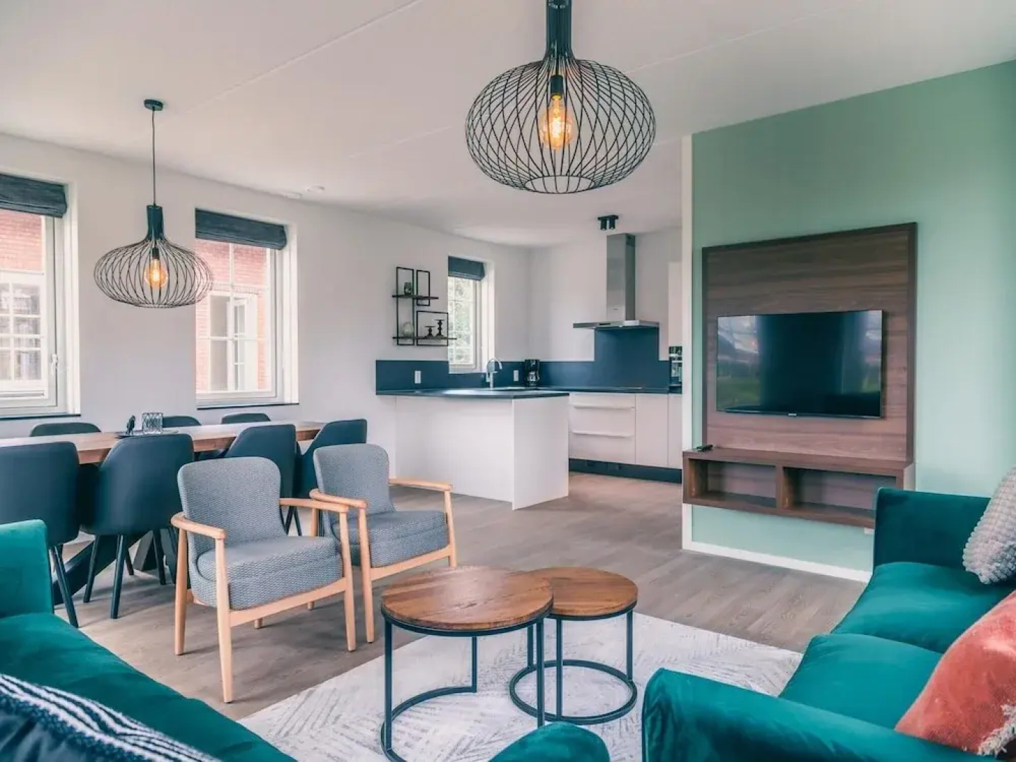 Sustainable Water Villa With Dishwasher, by a Lake