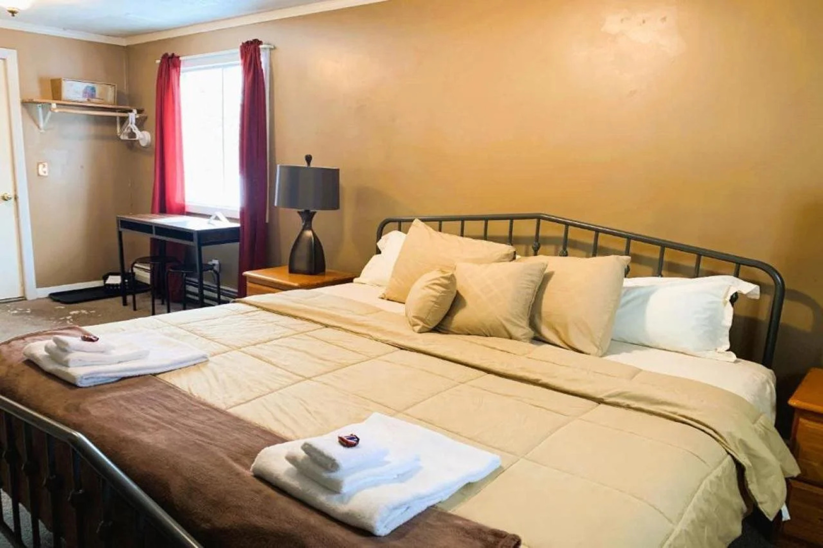 Love Hotels St John River by OYO at Fort Kent ME