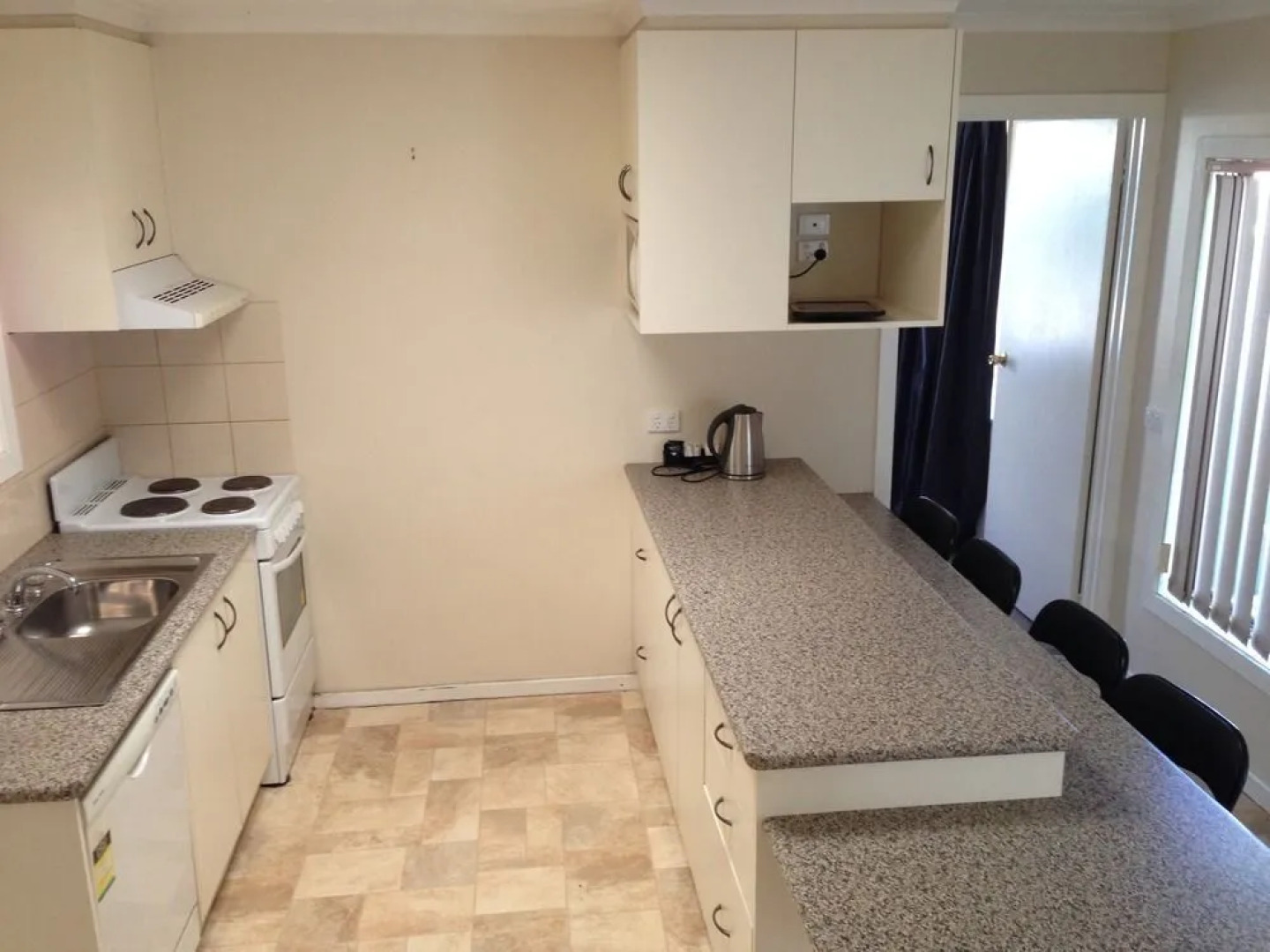 Lakes Jakaranda Holiday Units