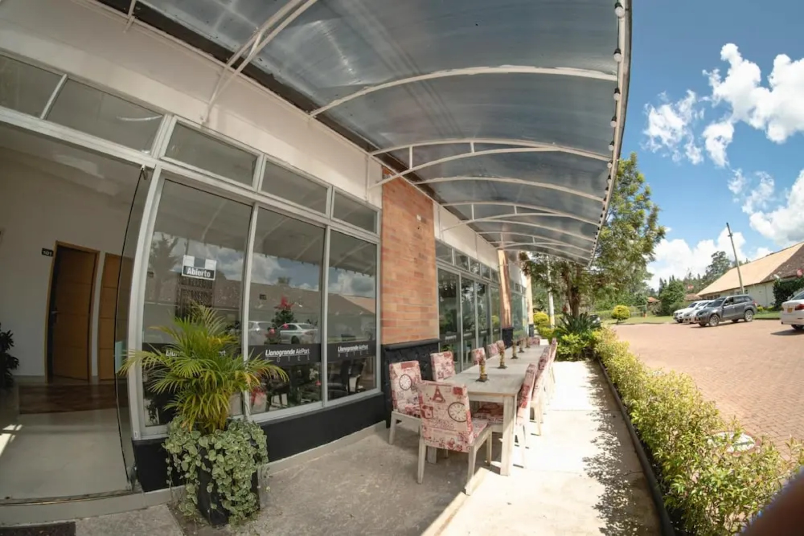 Llanogrande Airport by Bernalo Hotels