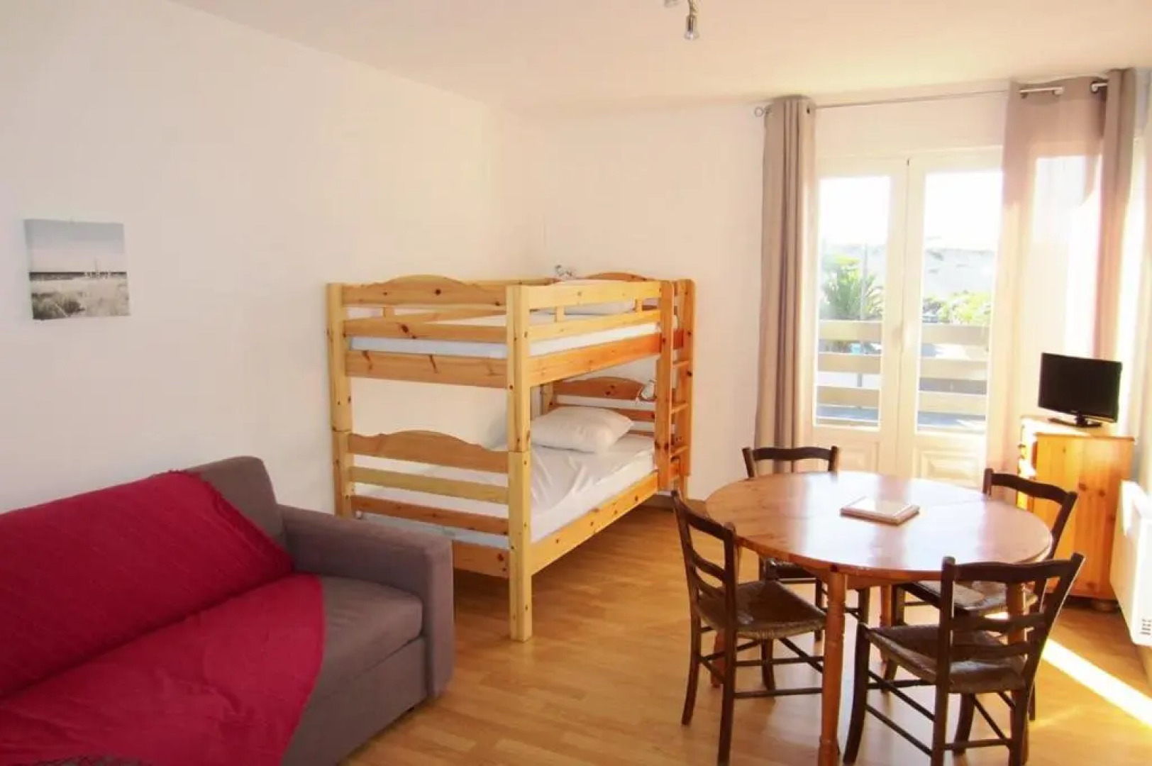 Appartement Pour 4 Personnes Face A La Plage De La Graviere- Residence San Michele