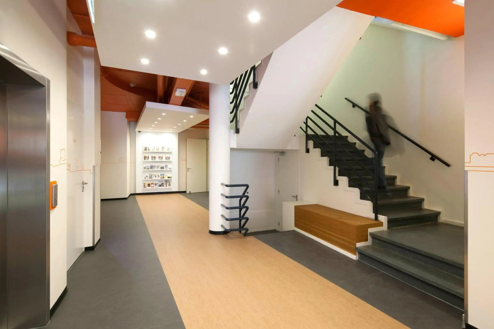 easyHotel The Hague City Centre