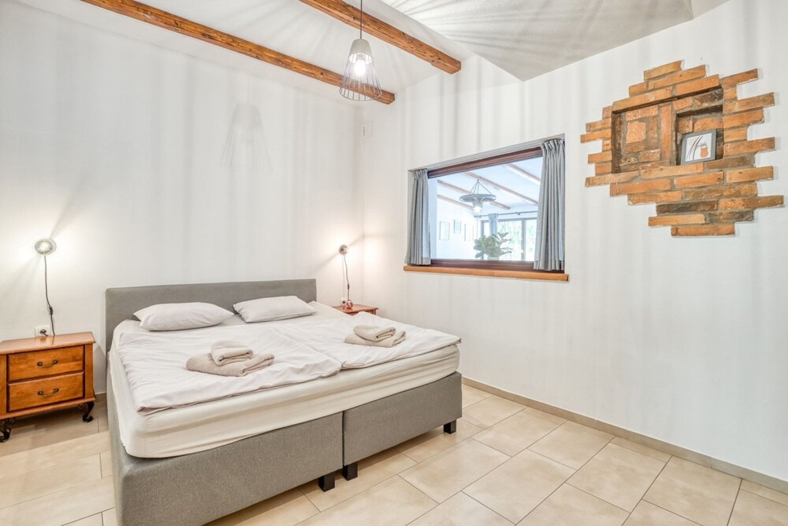 Pool Suite Flaxseed Private Sauna