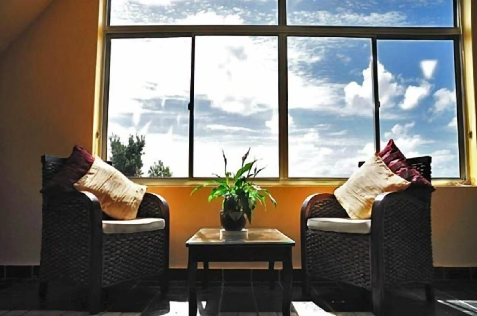 Mandalay Beach B & B