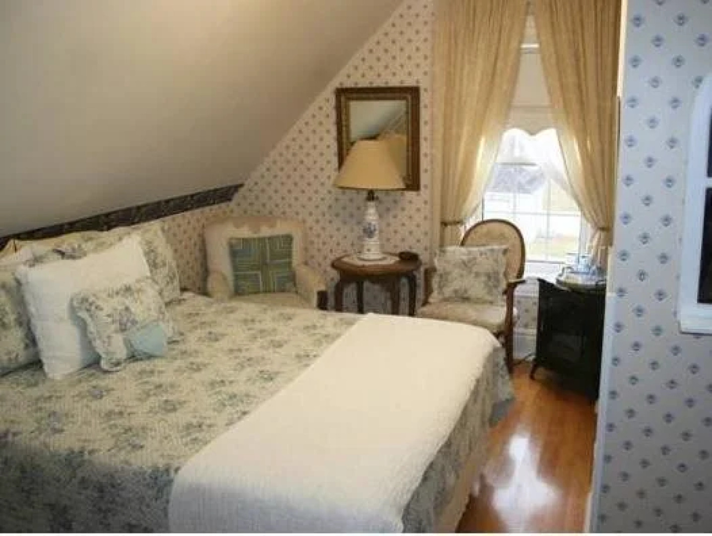 Heritage Home Bed & Breakfast