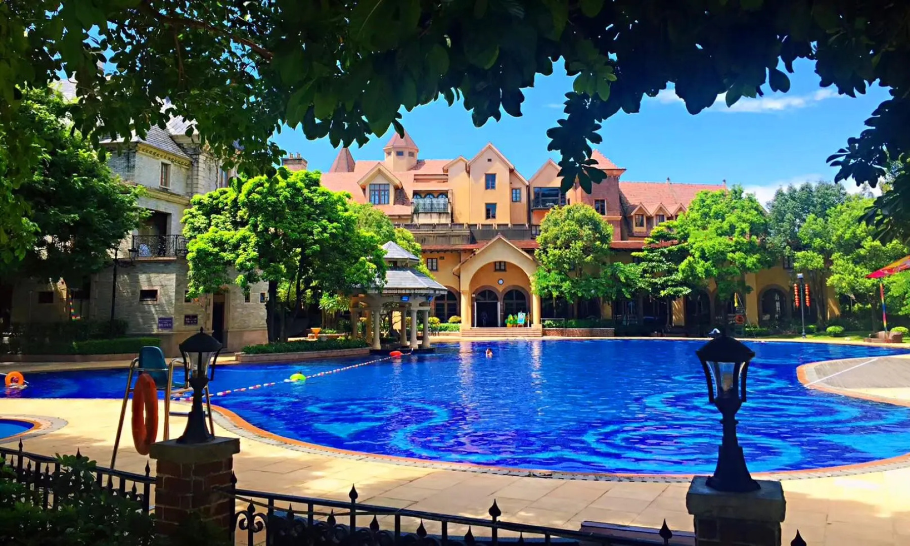 Dragon Lake Princess Hotel