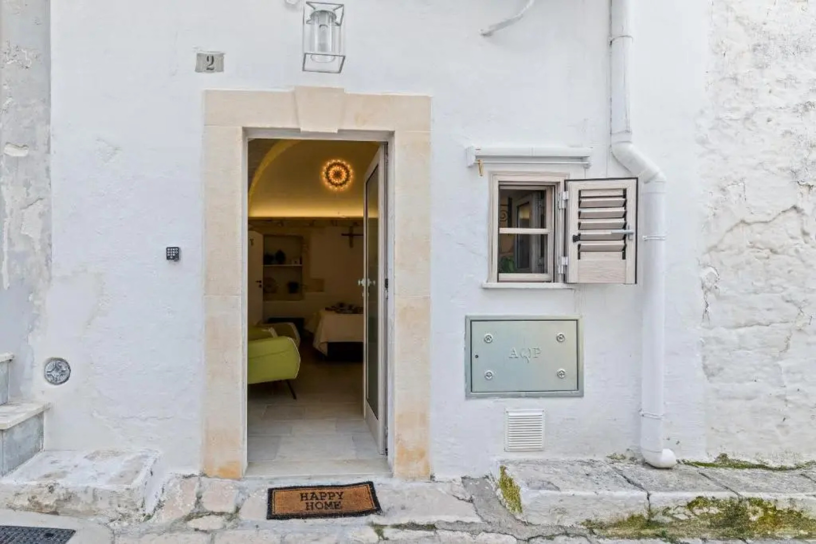 White House Flats & Studios