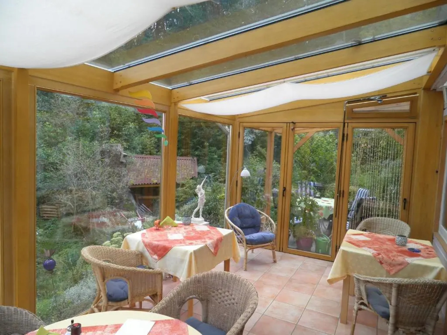 Frauenpension Arleta - Women only (только для женщин)