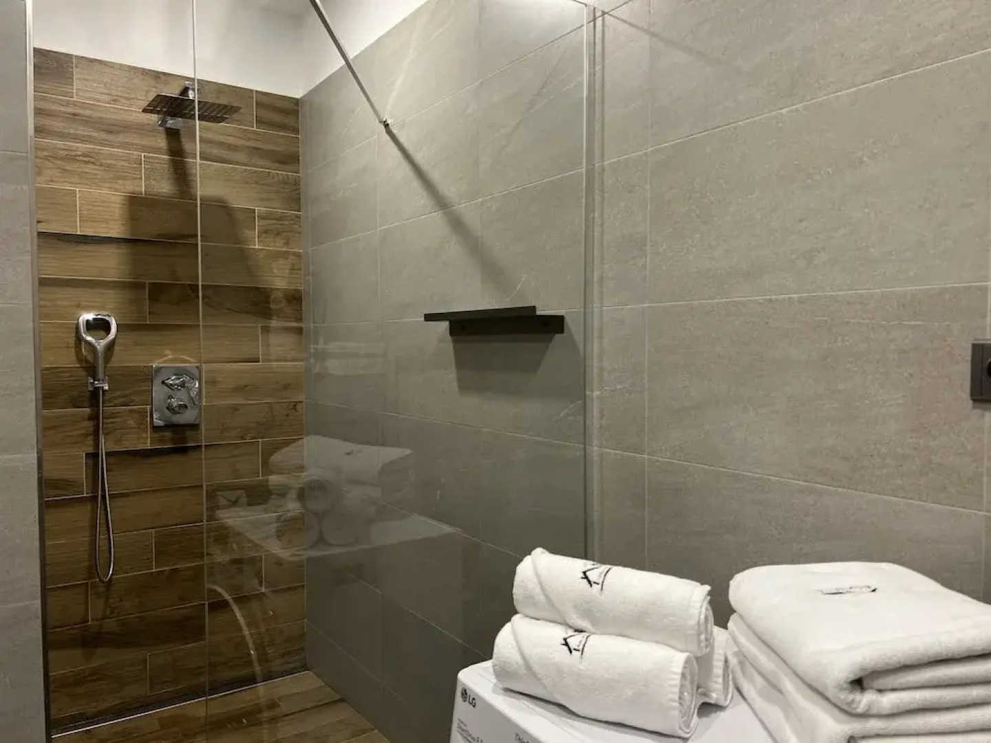 Villa in Doksy Near Macha Lake