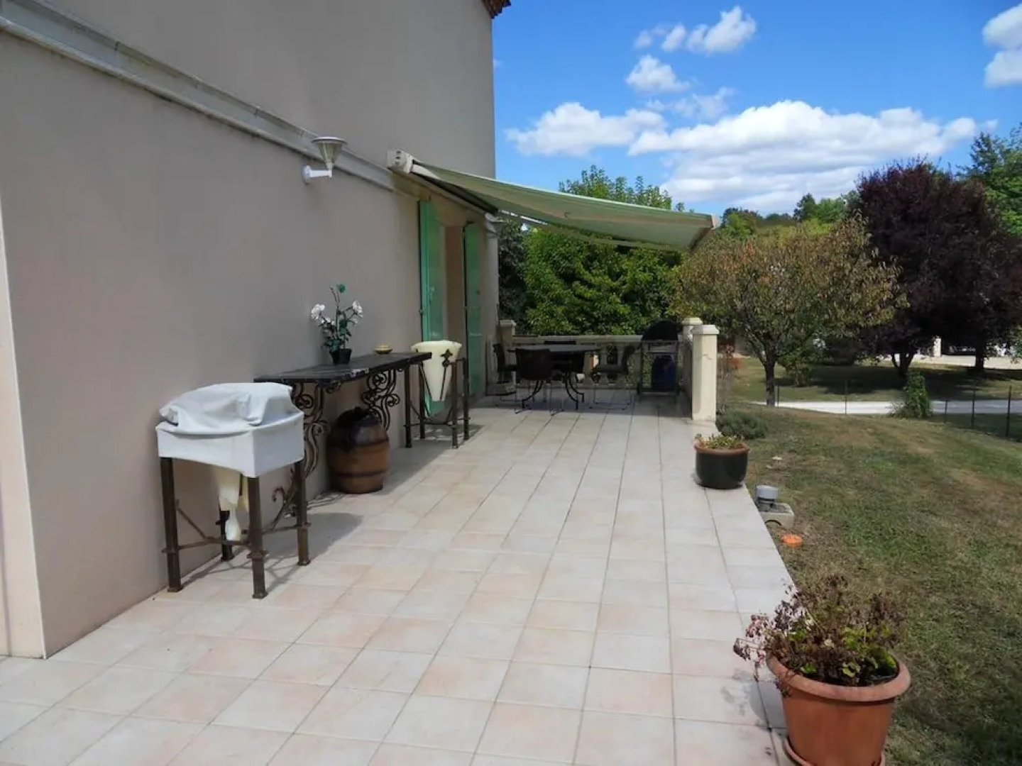 Villa With 3 Bedrooms in Ribérac, With Private Pool, Enclosed Garden and Wifi