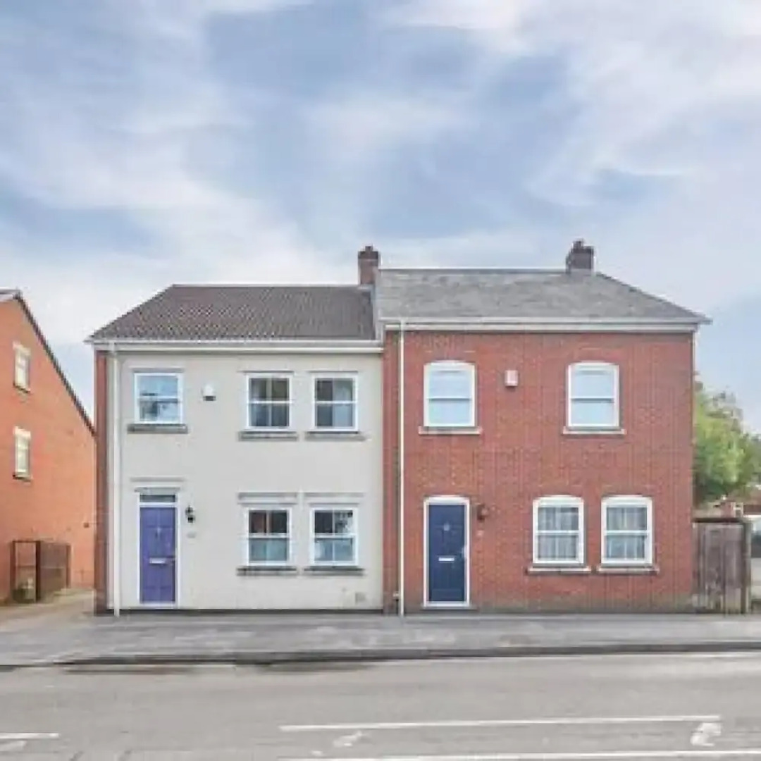 Host Stay Tibshelf House