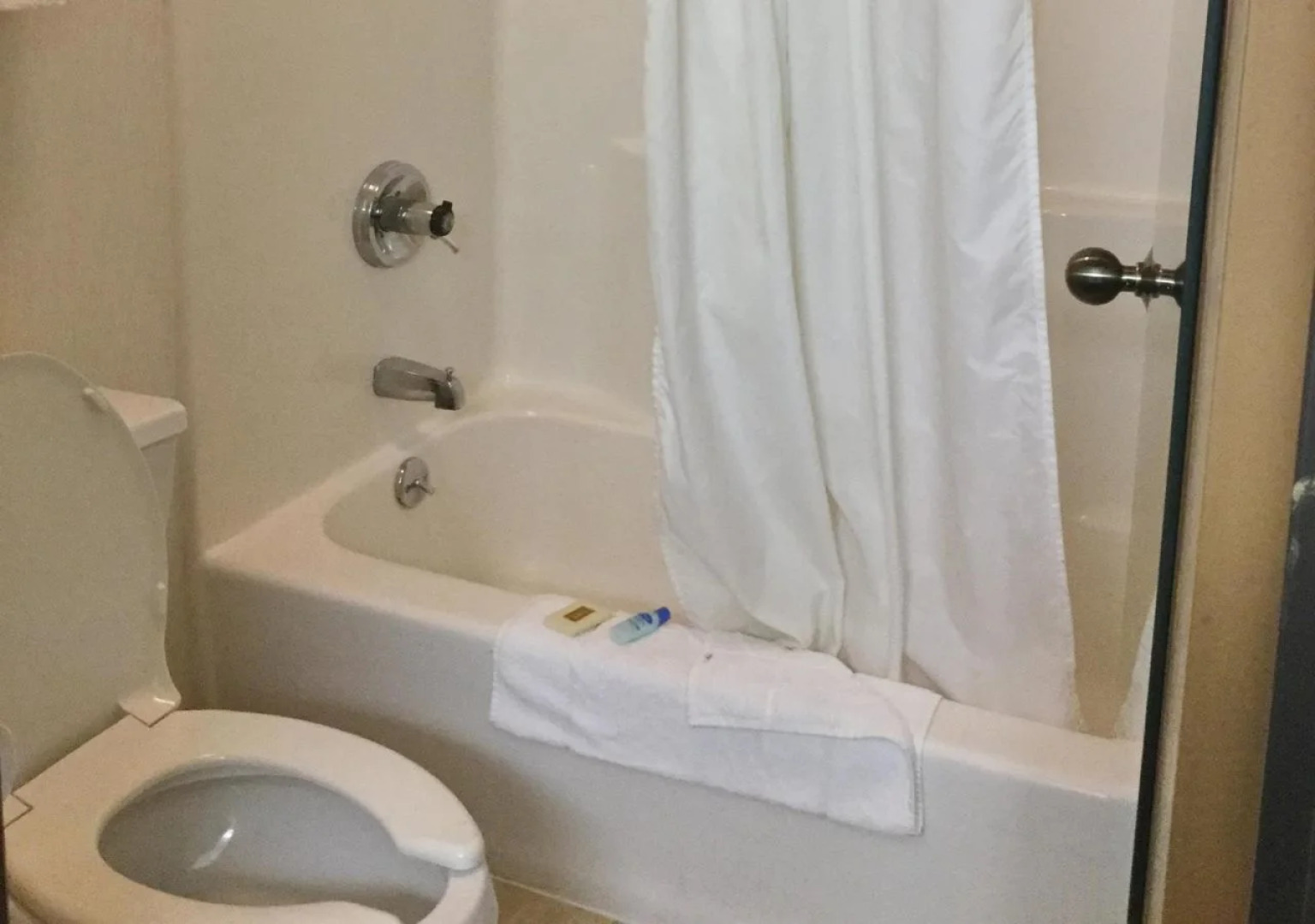 Capital O Amerihost Inn and Suites Mexico Hwy 54 MO