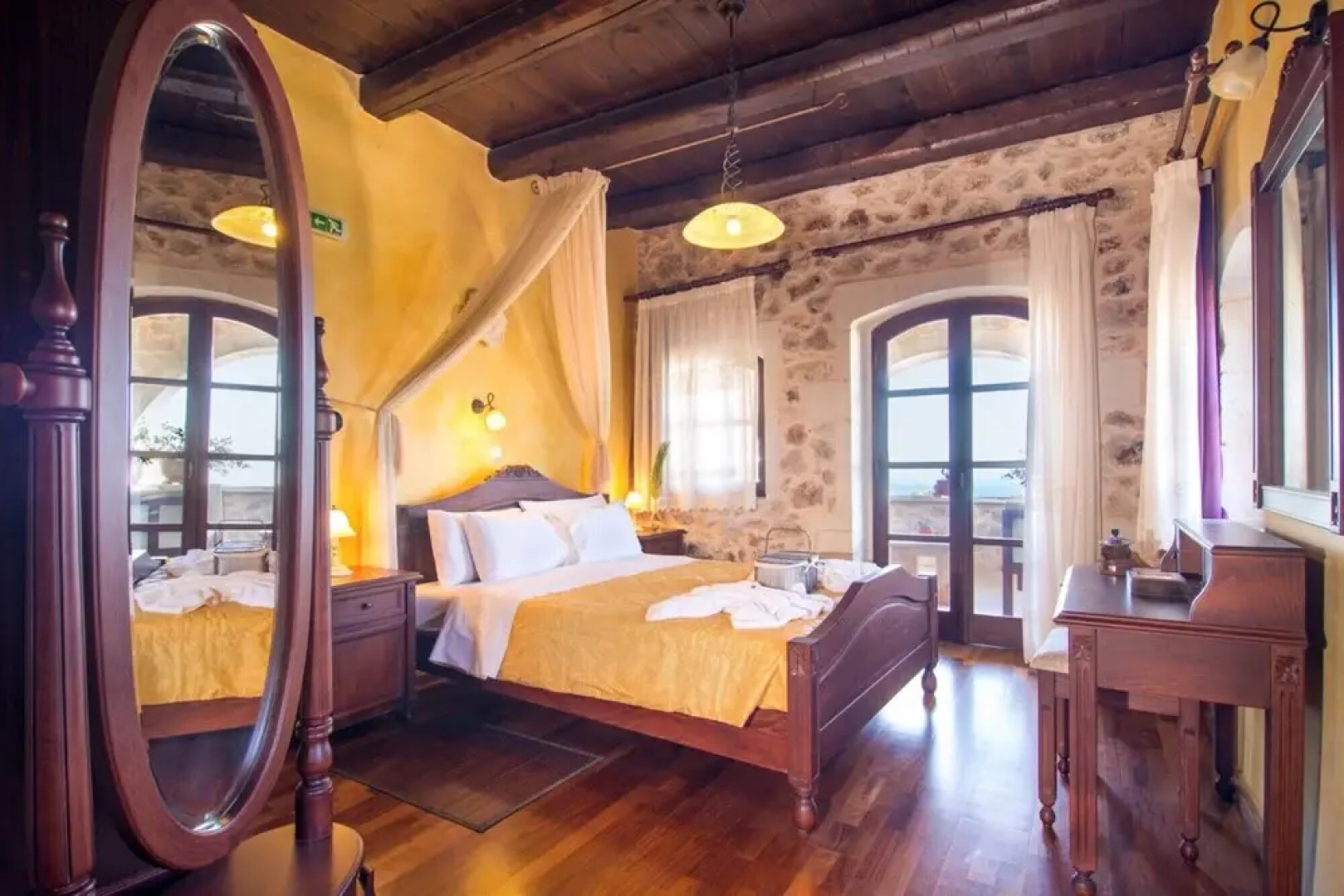 Purple Villa Malotira - 1 Bedroom Maisonette