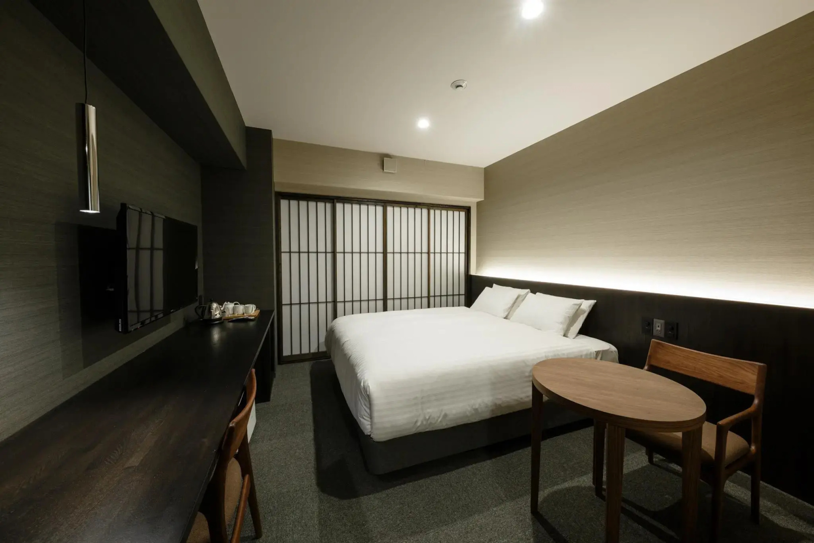 Hotel Ninja Black