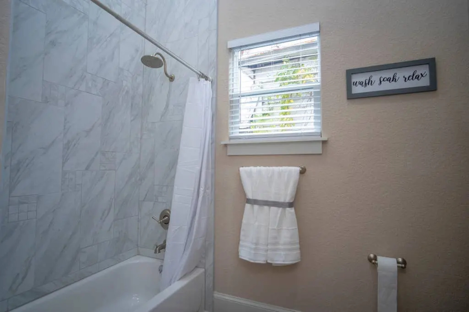 BRAND NEW Luxury Impressive House Near Downtown!