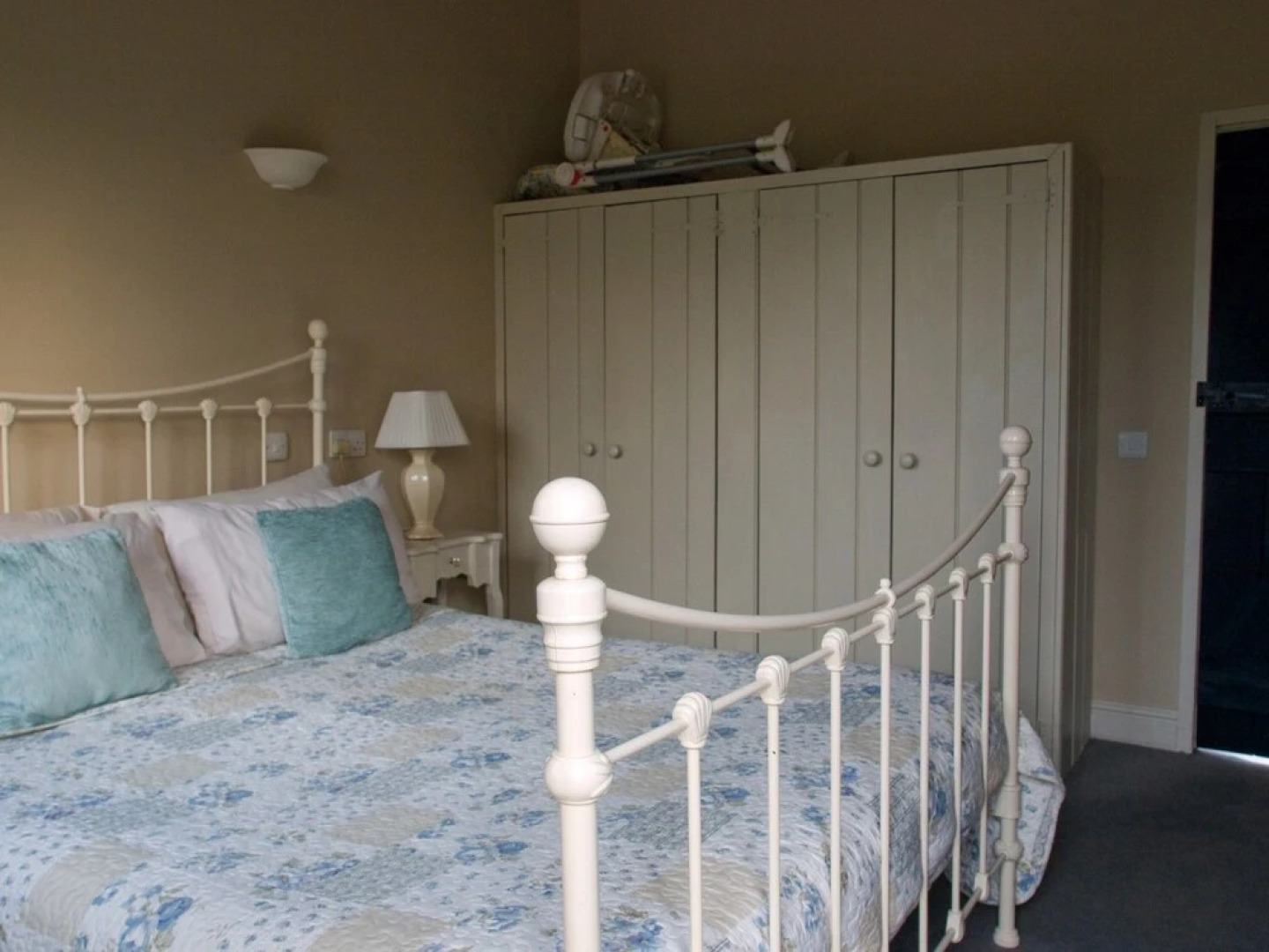 Hues Peice Paynes Farm