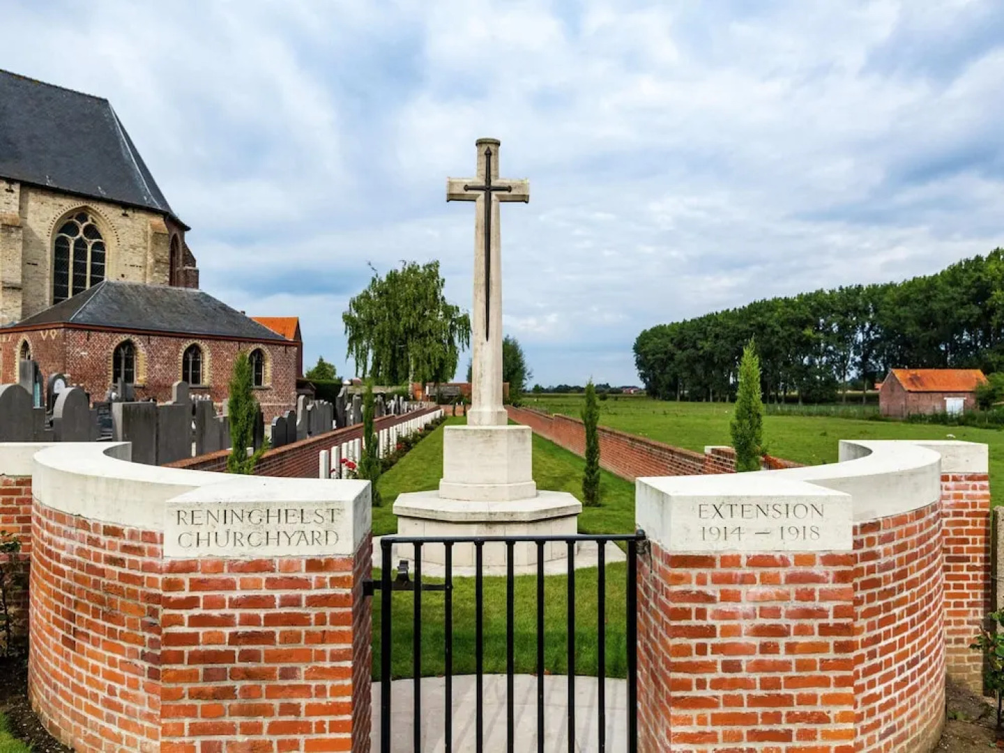 Inviting Chalet in Westouter With Garden