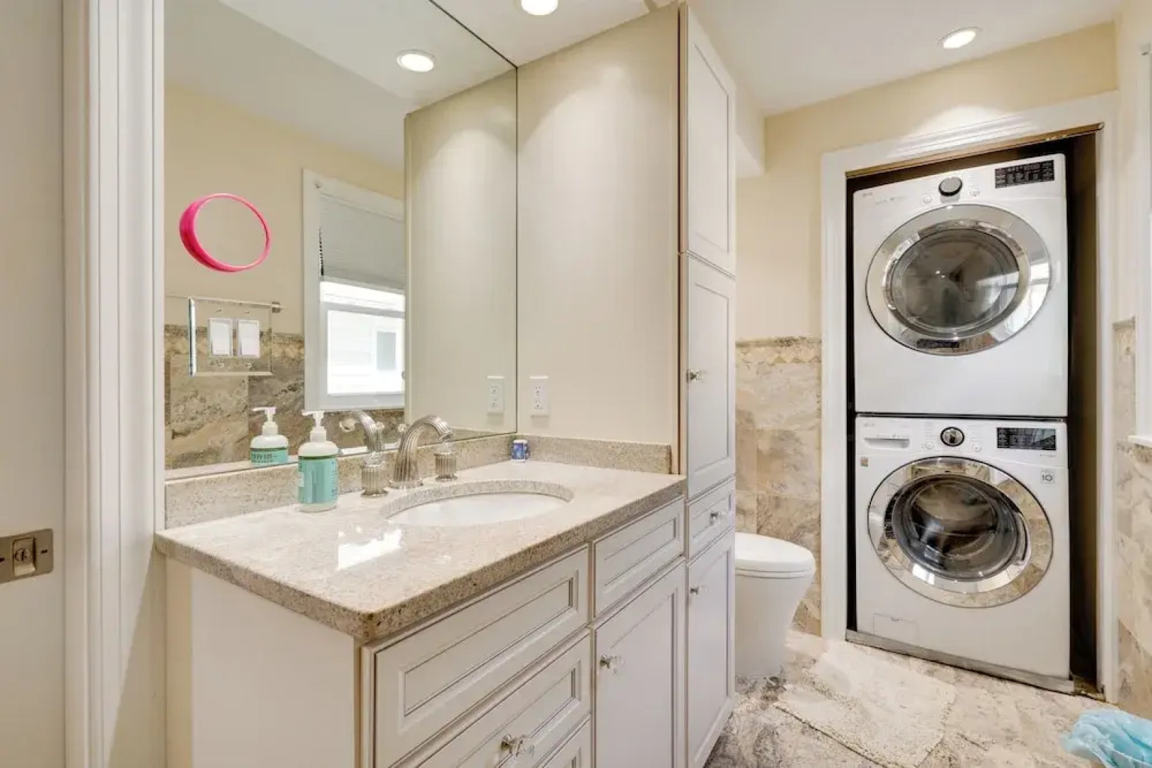 Ventnor City Retreat ~ 1 Block To Boardwalk!