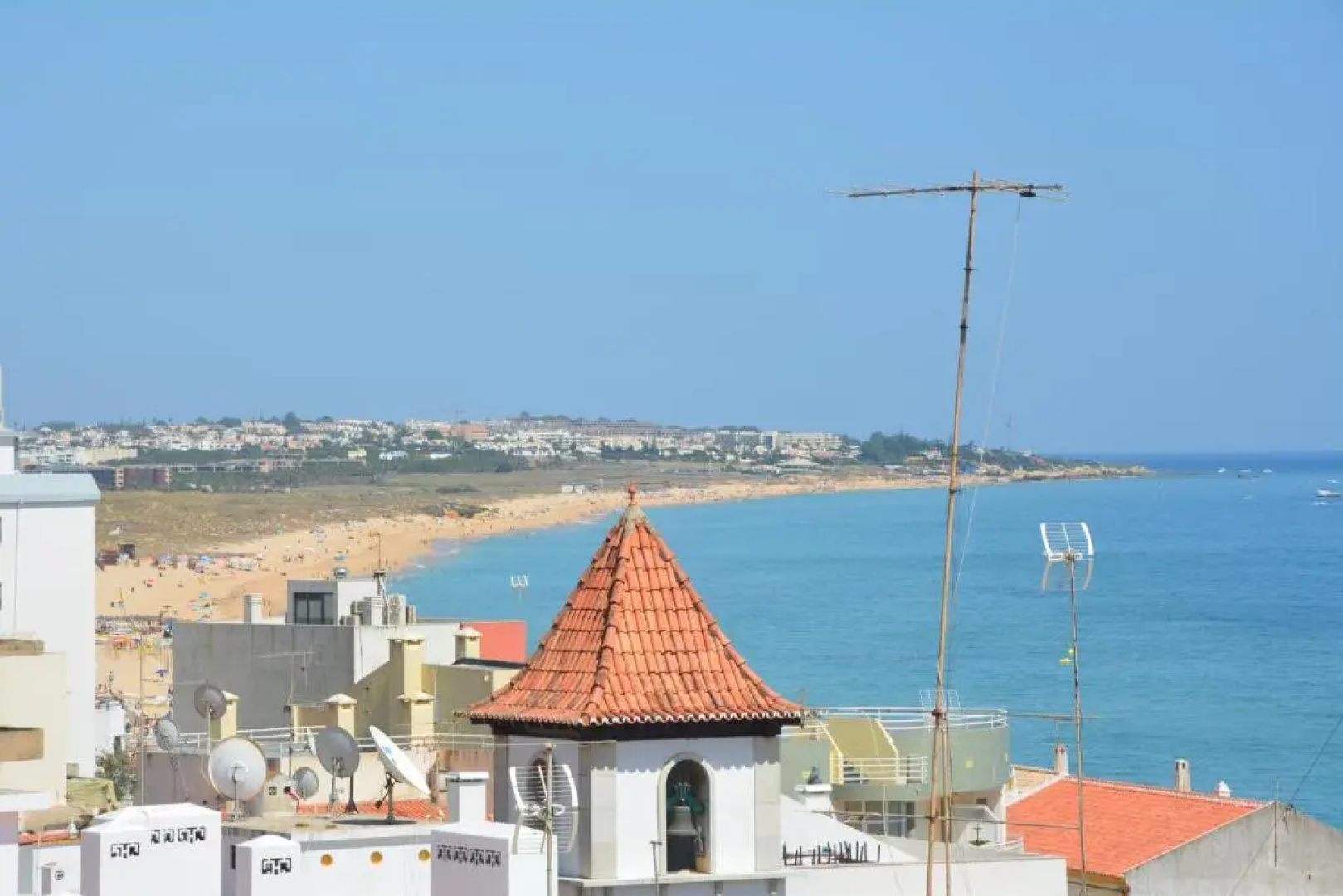 Apartamento Vista Mar a menos de 50m da praia.