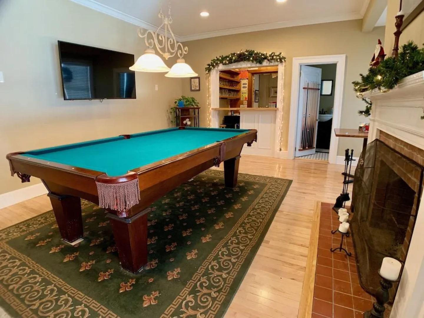 Treehouse Village Inn