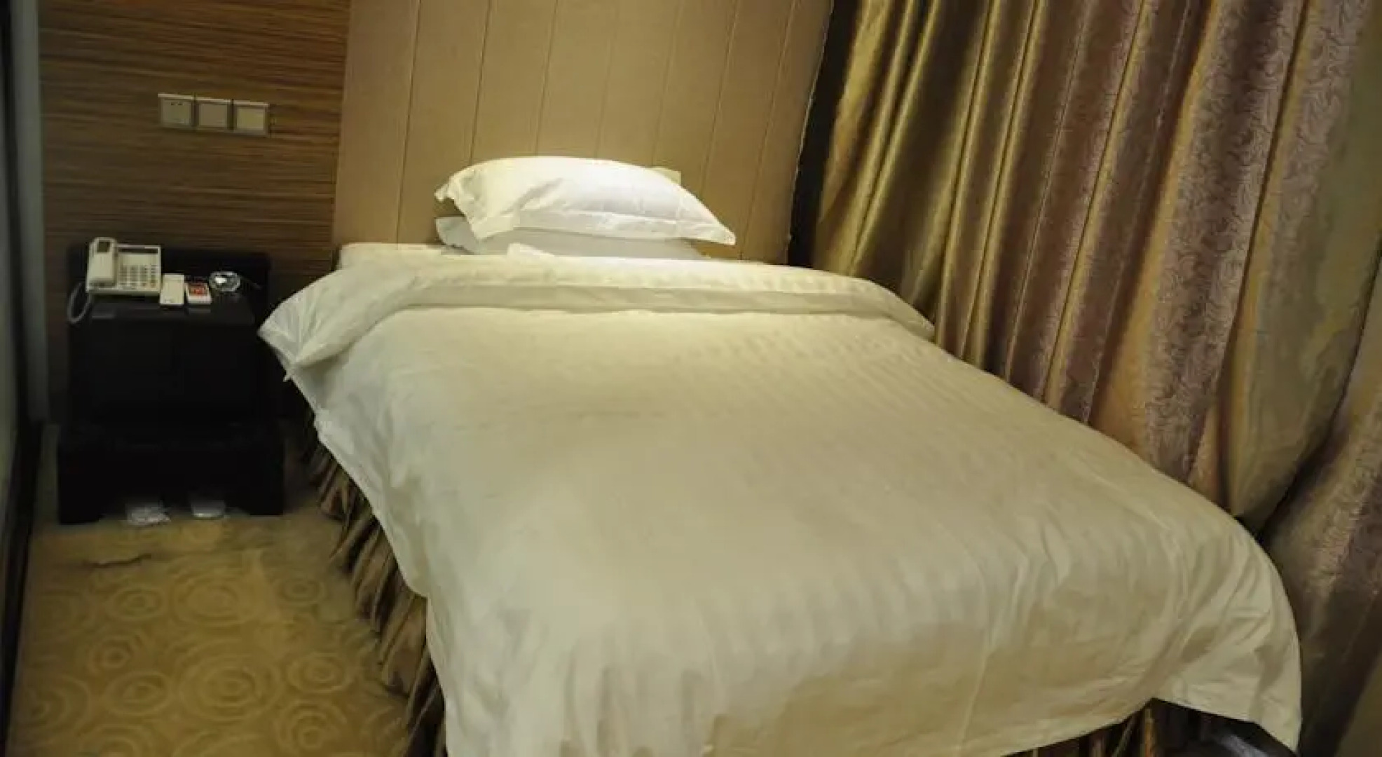 Manzhouli Aolong Business Hotel