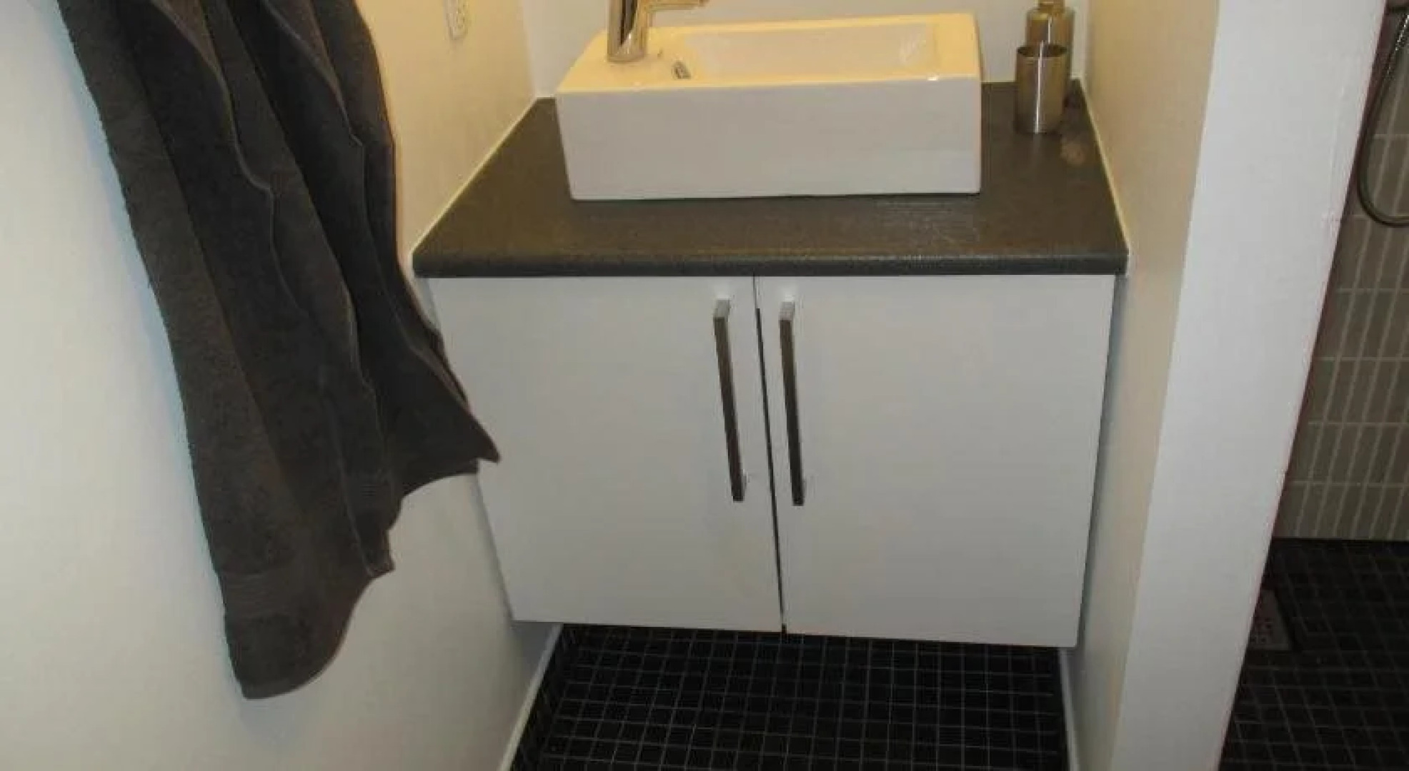 White House Hotel Apartments