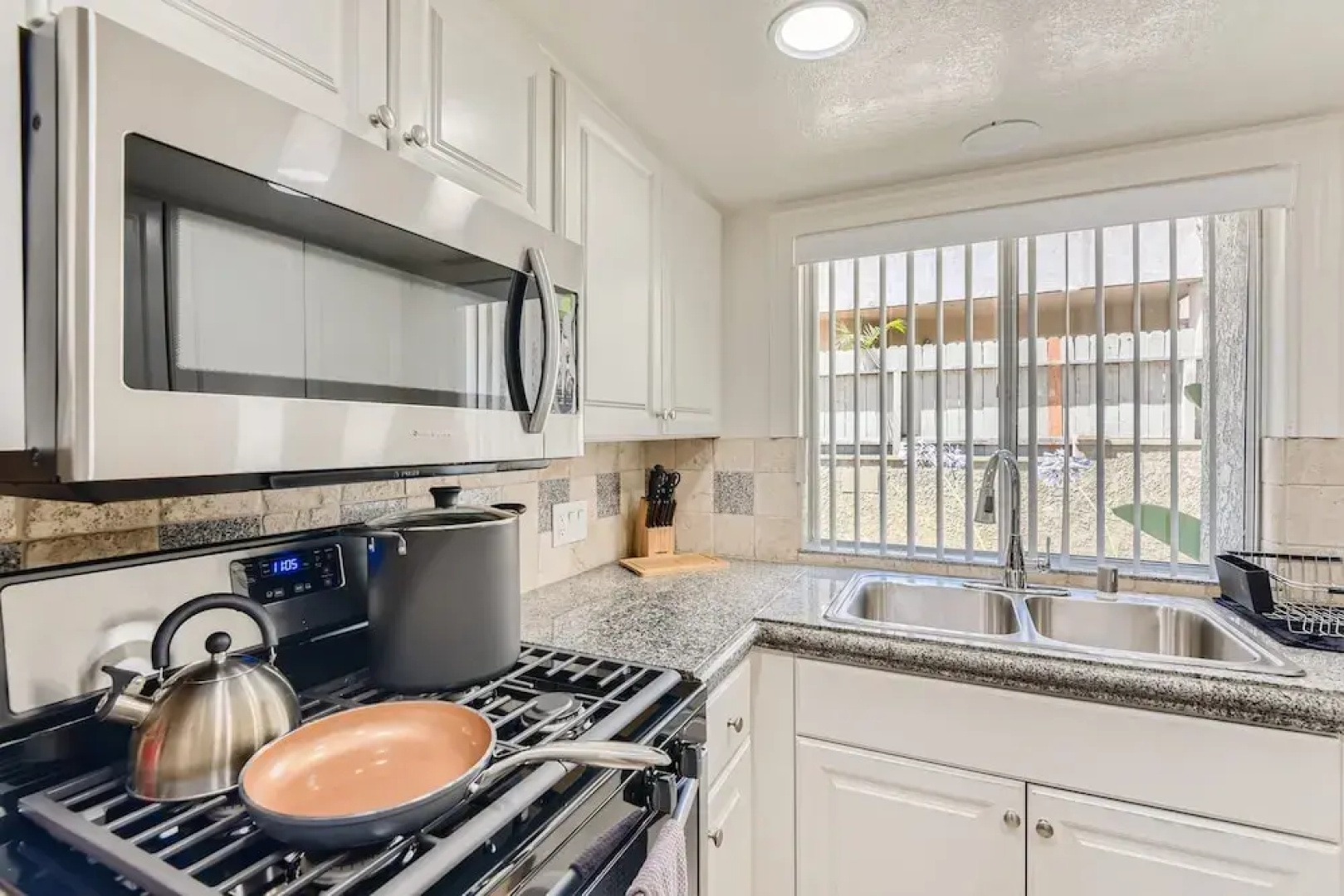 Spacious 3BR Yard BBQ Games Free Parking 0R2