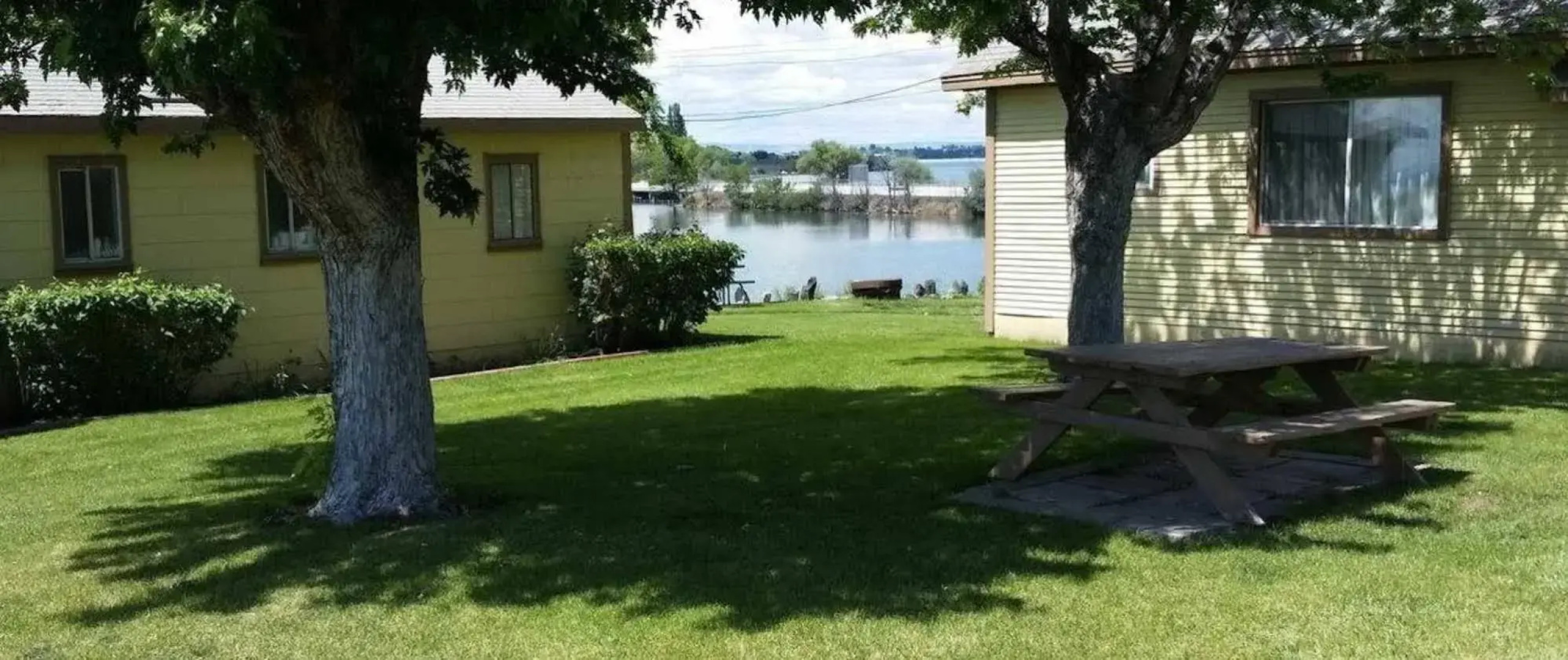 Lakeshore Inn Water Front